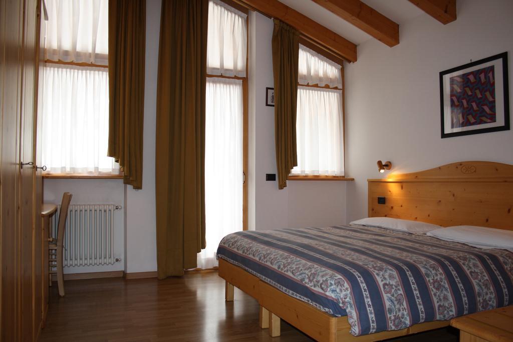 Hotel La Locanda Pinzolo Luaran gambar