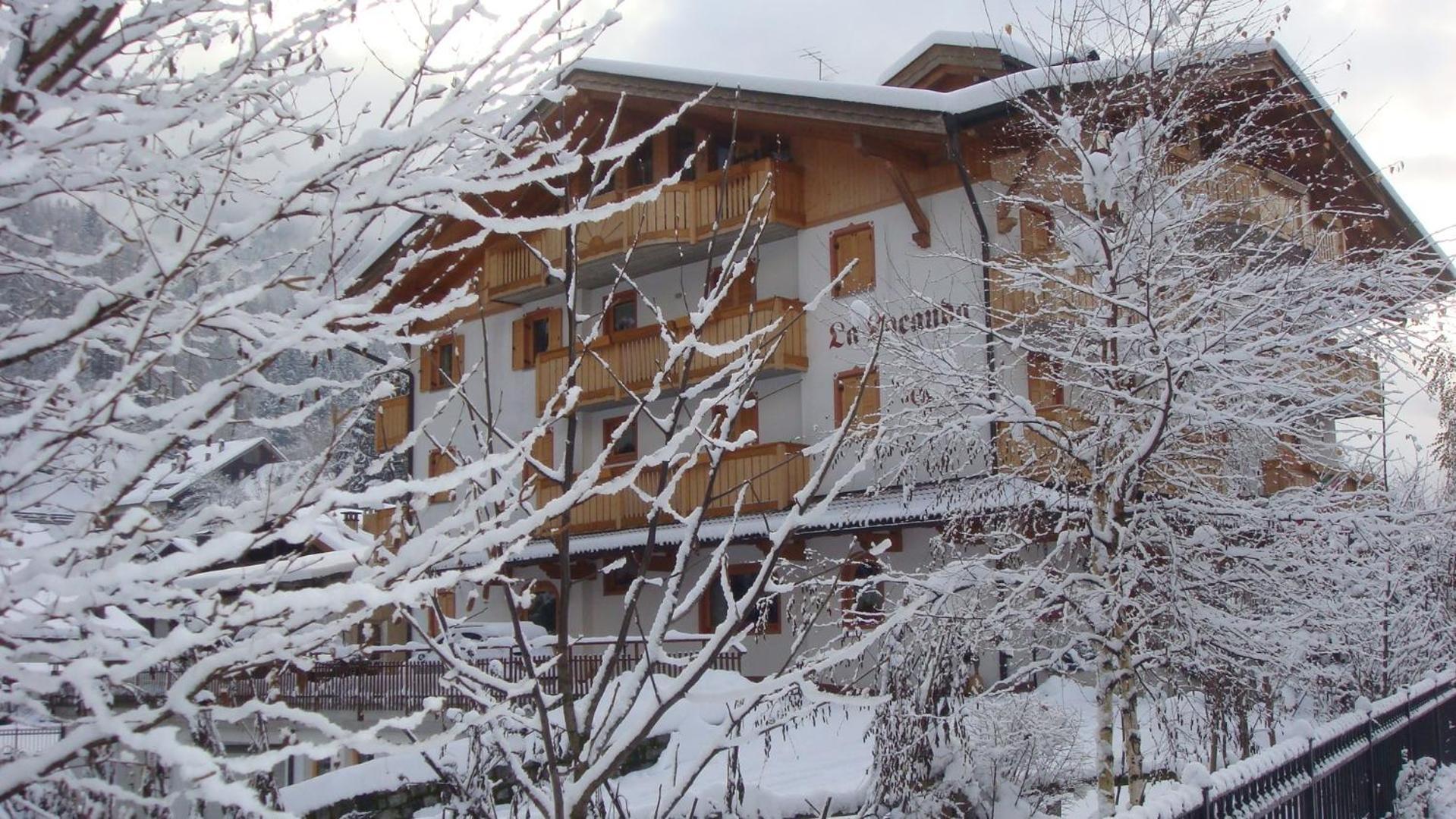 Hotel La Locanda Pinzolo Luaran gambar