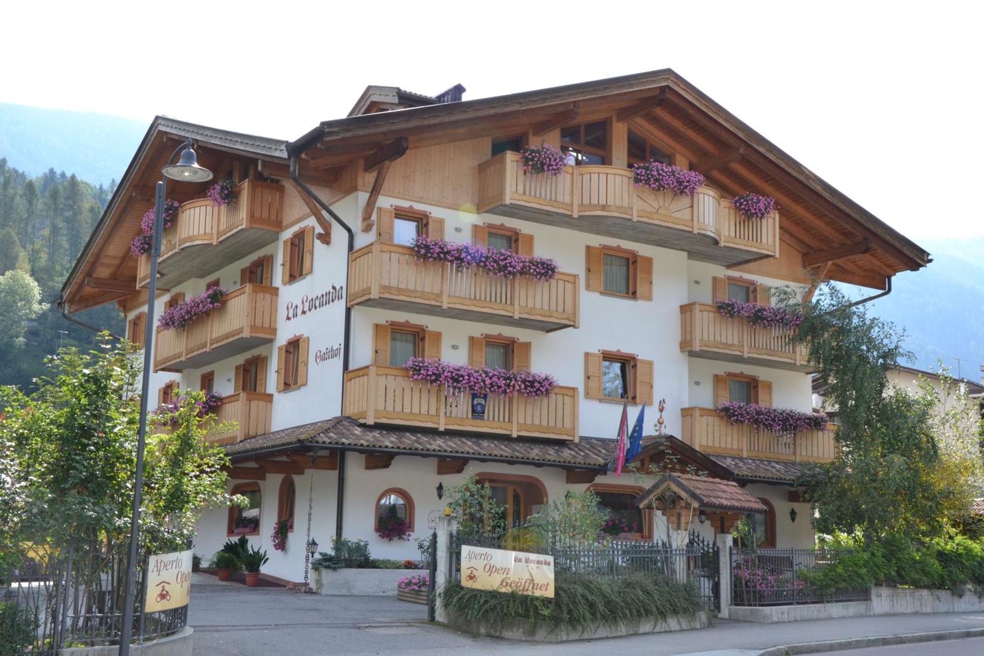 Hotel La Locanda Pinzolo Luaran gambar