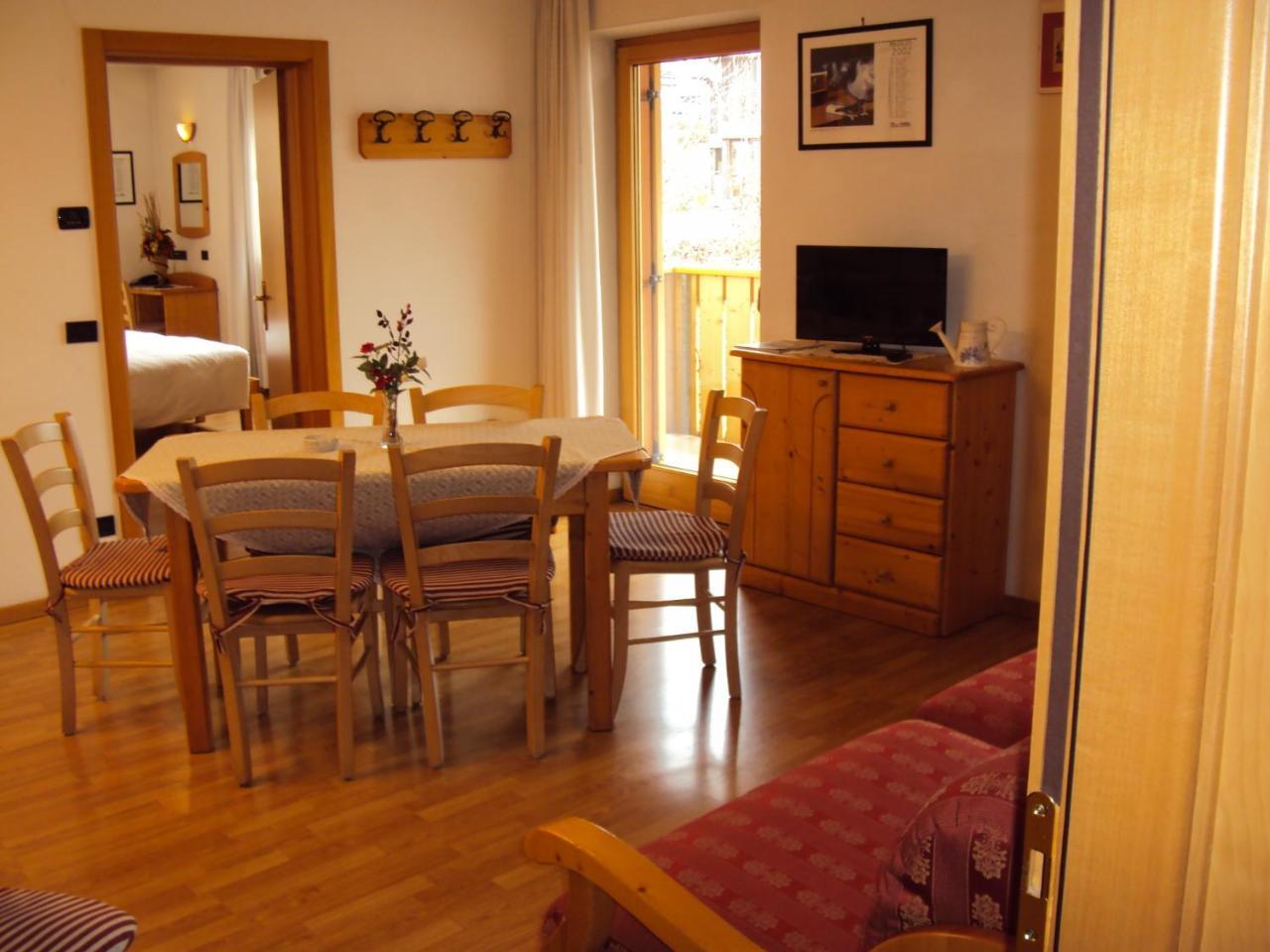 Hotel La Locanda Pinzolo Luaran gambar
