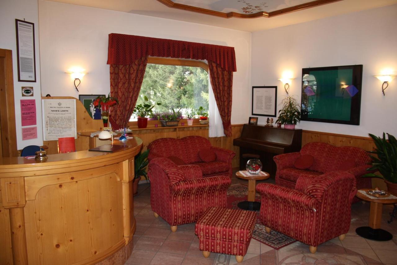 Hotel La Locanda Pinzolo Luaran gambar